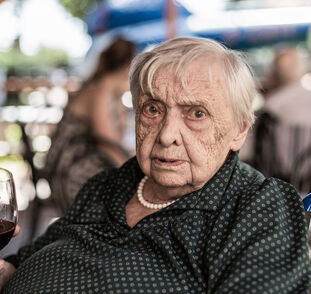 Vlasta (97): „“Each of us here is fighting its own battle“