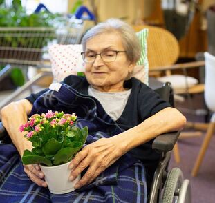 mezinarodni-den-senioru-2022-sue-ryder-radka-kulhankova-2