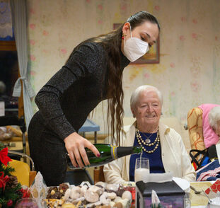 Štědrý večer v Sue Ryder 2022_Radka Kulhankova (1)