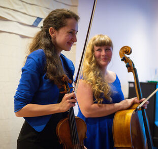 Yelow_Duo_pro_Sue_Ryder_Radka_Kulhankova (24)