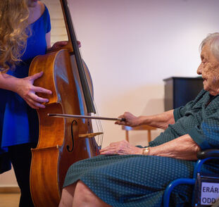 Yelow_Duo_pro_Sue_Ryder_Radka_Kulhankova (30)