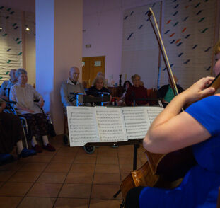 Yelow_Duo_pro_Sue_Ryder_Radka_Kulhankova (8)