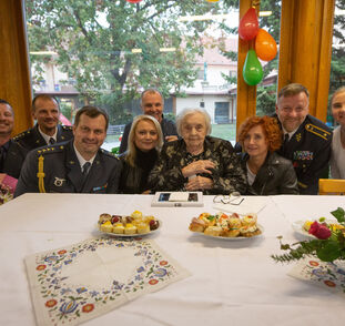 100 let paní Vlasta Šišková Radka Kulhánková (32)