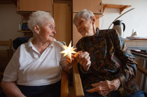 Vánoční kampaň Sue Ryder 2025 Radka Kulhánková (15) Vánoční kampaň Sue Ryder 2025 Radka Kulhánková (15)