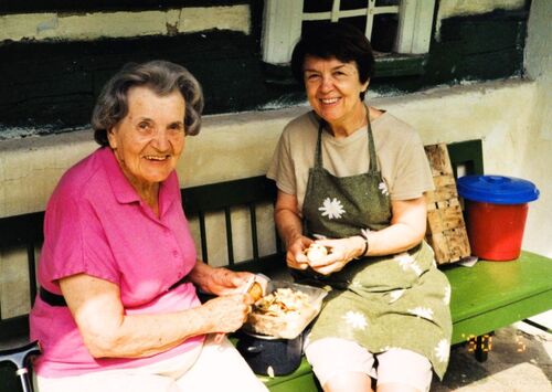 Paní Ledvinová s maminkou Paní Ledvinová s maminkou